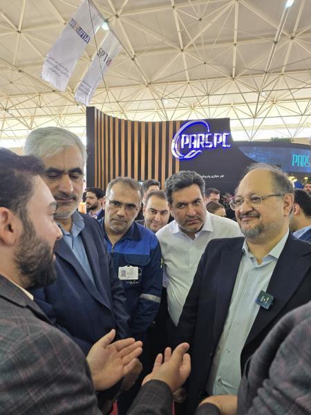 Dr. Shariatmadari's visit to the booth of Shaghafazhar company in the oil, gas and petrochemical exh